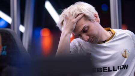 Shopify Rebellion تنفصل عن ثلاثة لاعبين